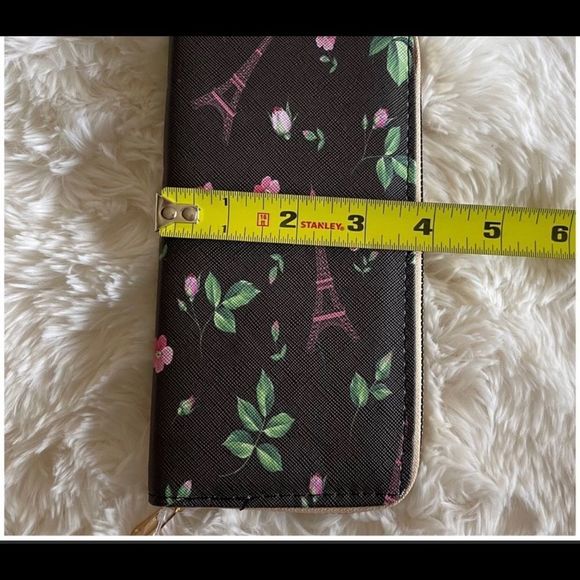 Stylish Paris Vibe Faux Leather Zip Around Wallet with Many Pockets/Card Slots - Picture 4 of 10